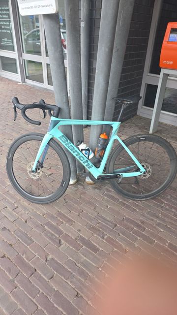 Brugt Bianchi Oltre Shimano 105 2024 Road & Gravel — billede 1 af 4