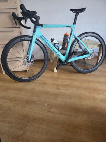 Brugt Bianchi Oltre Shimano 105 2024 Road & Gravel — billede 2 af 4