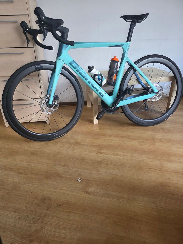 Brugt Bianchi Oltre Shimano 105 2024 Road & Gravel — billede 2 af 4