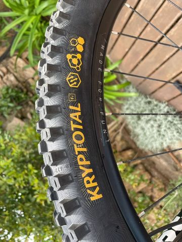 Używany Marin Alpine Trail Carbon 2 2024 2024 Mountainbike — zdjęcie 10 z 11