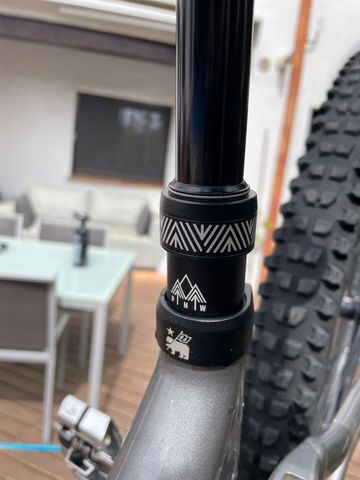 Używany Marin Alpine Trail Carbon 2 2024 2024 Mountainbike — zdjęcie 6 z 11
