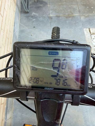 Used Giant Dirt-E+ 1 2017 2017 Mountainbike, Orange, 27.5 — image 8 of 9