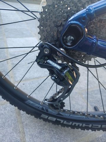 Giant Custom Shimano Deore 2020 Urban d'occasion — image 3 sur 6