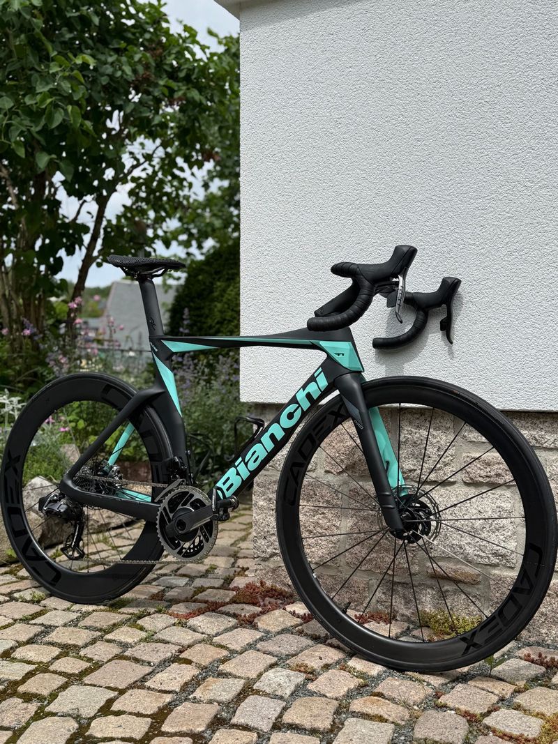 Used Bianchi Oltre PRO - Sram Red eTap AXS disc 2023 2023 Road & Gravel