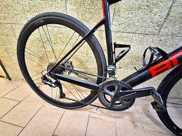 Brugt BMC Teammachine SLR01 DISC FOUR 2019 2019 Road & Gravel — billede 2 af 18
