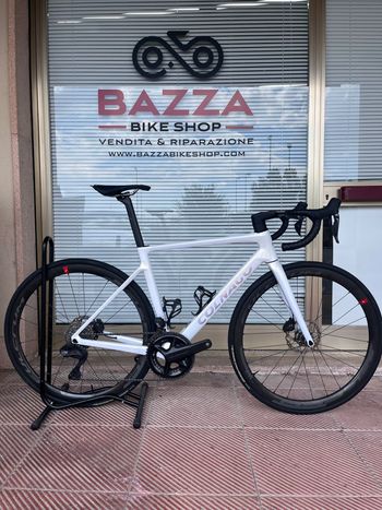 Gebrauchtes Colnago V4Rs Disc Ultegra Di2 8100 w/Fulcrum Racing Wind 400 Wheels 2024 2024 Road & Gravel