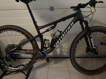 Specialized Epic Pro 2022 2022 Mountainbike usato, Nero — immagine 2 di 5