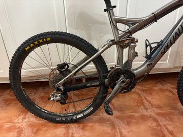 Used Specialized M5 FSR 2009 Mountainbike, Light Gray — image 3 of 12