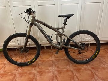 Used Specialized M5 FSR 2009 Mountainbike, Light Gray — image 4 of 12