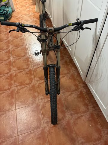Used Specialized M5 FSR 2009 Mountainbike, Light Gray — image 2 of 12