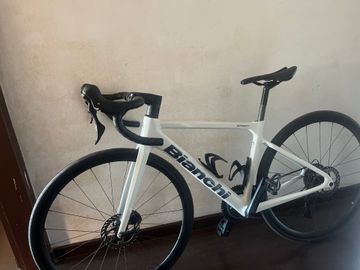 Używany Bianchi Sprint 105 2024 2024 Road & Gravel — zdjęcie 2 z 11