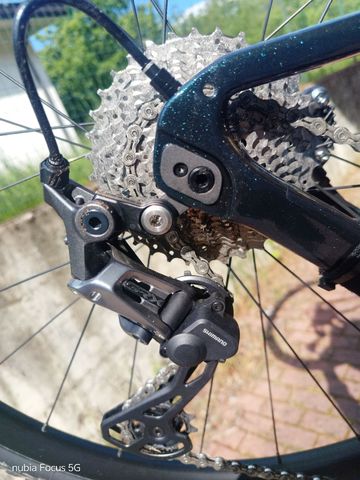 Used Giant Revolt Advanced 2 2024 2024 Road & Gravel, Blue — image 3 of 11