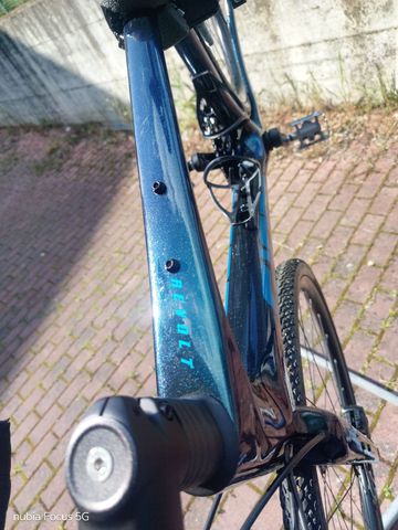 Used Giant Revolt Advanced 2 2024 2024 Road & Gravel, Blue — image 6 of 11