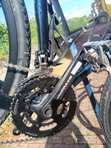 Used Giant Revolt Advanced 2 2024 2024 Road & Gravel, Blue — image 7 of 11