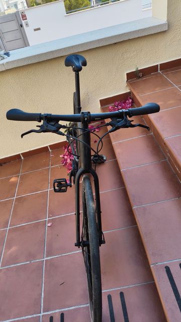 Specialized Sirrus Urban de segunda mano, Negro — imagen 2 de 7