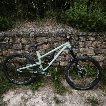Used Commencal CLASH ESSENTIAL 2022 2022 Mountainbike, Green, 27.5 — image 4 of 4