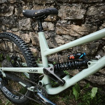 Brugt Commencal CLASH ESSENTIAL 2022 2022 Mountainbike — billede 2 af 4