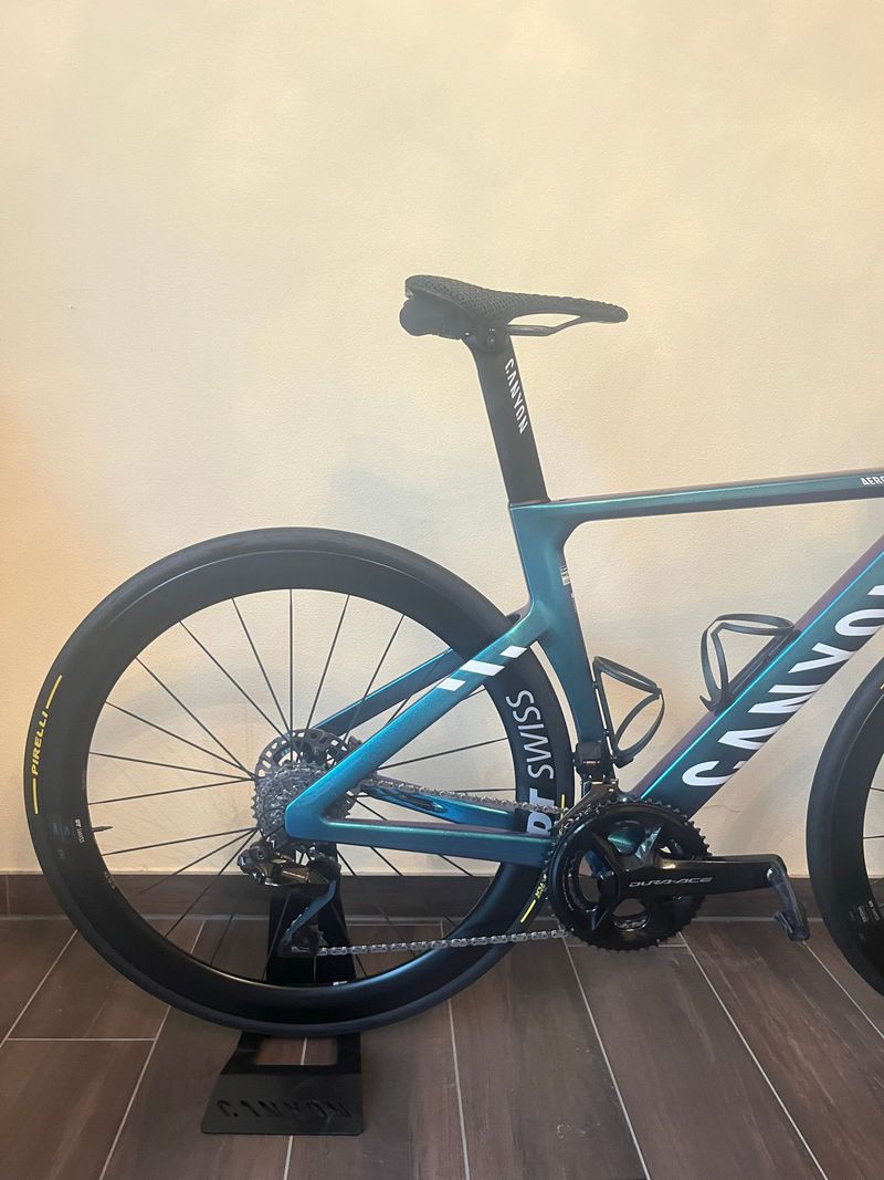 Używany Canyon Aeroad CFR Di2 2025 2025 Road & Gravel — zdjęcie 2 z 11