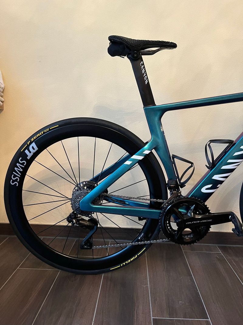 Używany Canyon Aeroad CFR Di2 2025 2025 Road & Gravel — zdjęcie 8 z 11