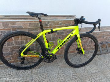 Trek Domane SLR 6 Disc 2018 2018 Road & Gravel usato