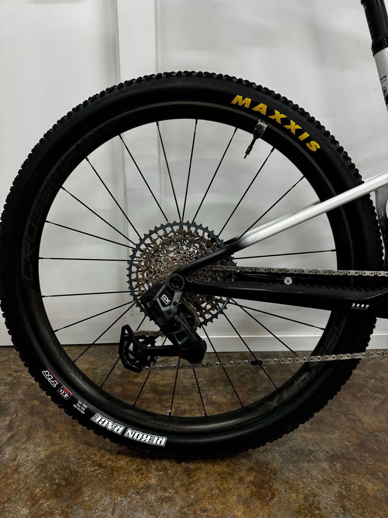Brugt Mondraker F-PODIUM RS 2024 2024 Mountainbike — billede 8 af 8
