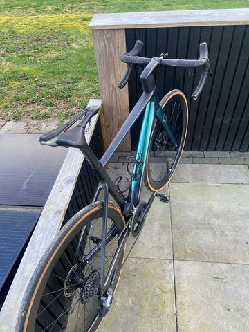 Used Scott Addict 20 2022 2022 Road & Gravel, Green — image 3 of 5