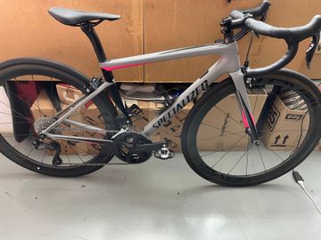 Used Specialized Tarmac Shimano 105 Di2 2019 Road & Gravel, Light Gray — image 1 of 6