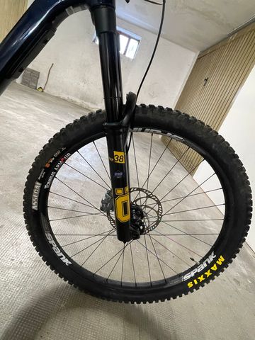 Brugt Trek Slash 8 Gen 6 2024 2024 Mountainbike — billede 3 af 13