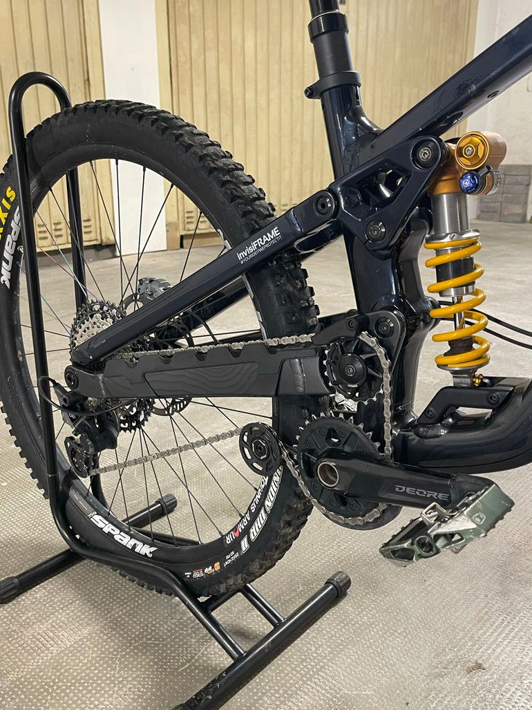 Brugt Trek Slash 8 Gen 6 2024 2024 Mountainbike — billede 2 af 13