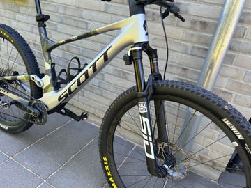 Brugt Scott Spark RC World Cup 2025 2025 Mountainbike — billede 4 af 9