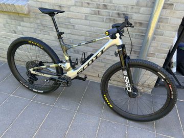 Brugt Scott Spark RC World Cup 2025 2025 Mountainbike — billede 1 af 9