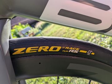 BMC Teammachine SRAM Red eTap AXS 2023 Road & Gravel usato, Grigio chiaro — immagine 4 di 25