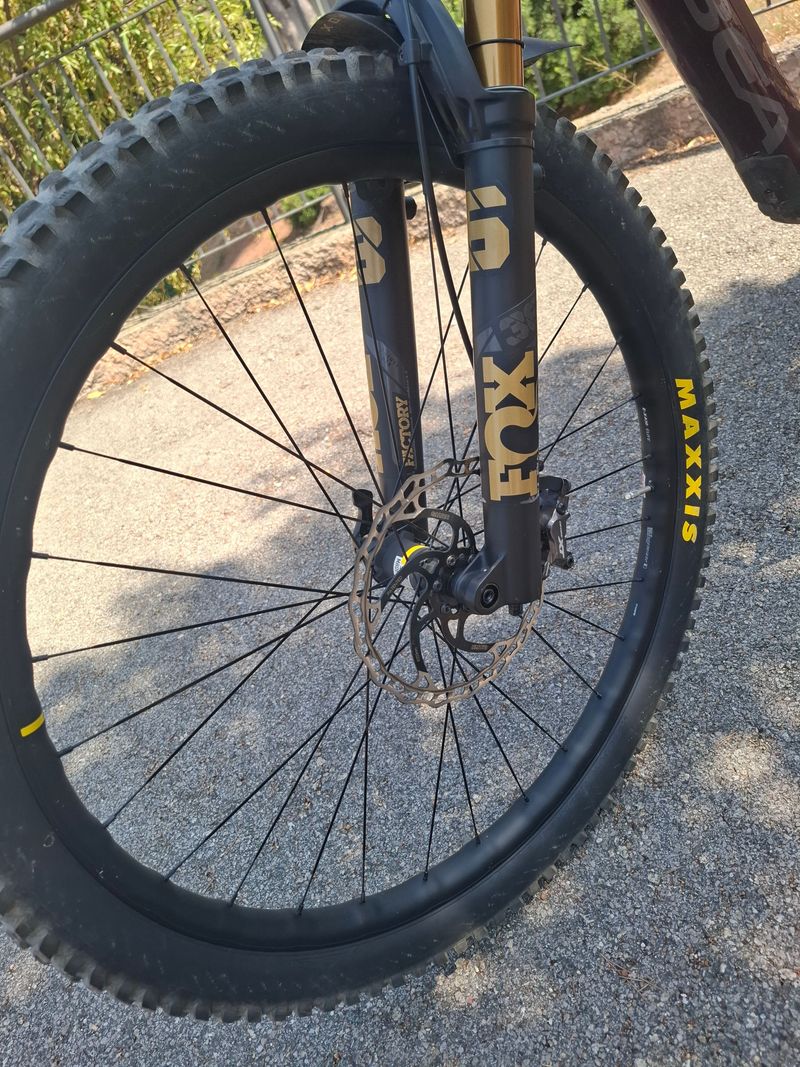 Orbea Rallon 2023 Mountainbike de segunda mano, Morado — imagen 9 de 11