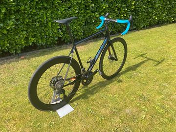 Open MIN.D Ultegra Di2 12-fach ENVE SLR1 2025 Road & Gravel d'occasion