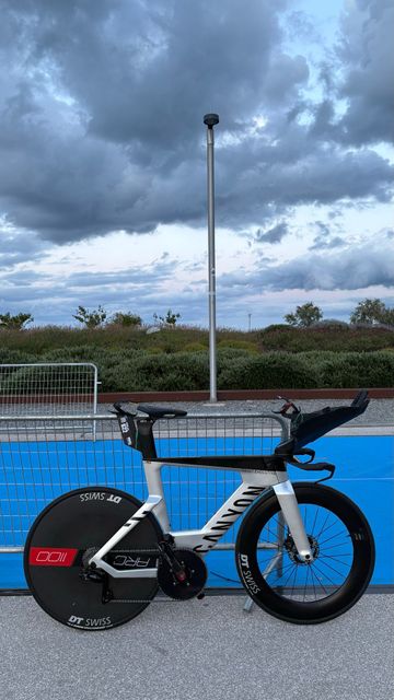 Canyon Speedmax CFR Disc Di2 2024 2024 Road & Gravel d'occasion — image 2 sur 4