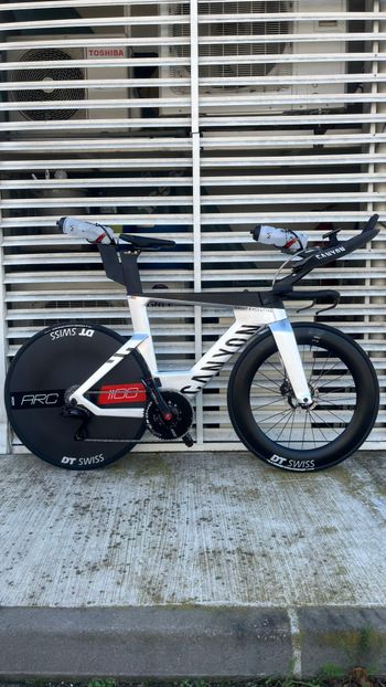 Brugt Canyon Speedmax CFR Disc Di2 2024 2024 Road & Gravel
