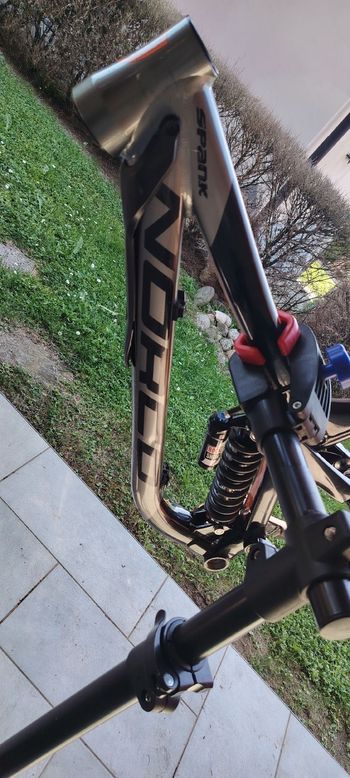 Norco Aurum A7.2 2017 Frameset 2017 Mountainbike usato, Nero — immagine 3 di 9