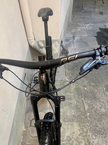 Trek Fuel EXe 9.8 2023 2023 Mountainbike usato, Nero — immagine 12 di 17