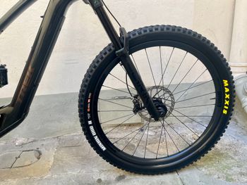 Brugt Trek Fuel EXe 9.8 2023 2023 Mountainbike — billede 2 af 17