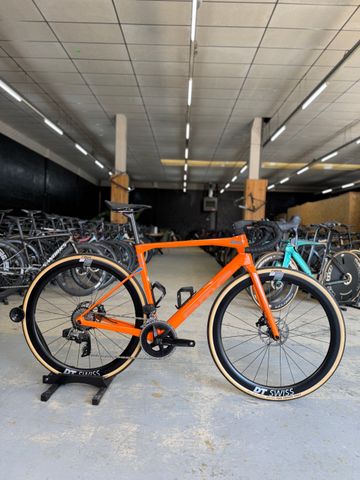 Použité BMC Roadmachine ONE AXS Carbon 2023 Road & Gravel