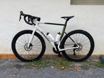 Käytetty Basso Astra Shimano 105 Di2 2025 2025 Road & Gravel
