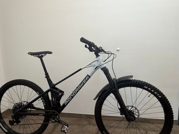 Used Mondraker RAZE 2023 2023 Mountainbike, Black, 29 — image 1 of 6