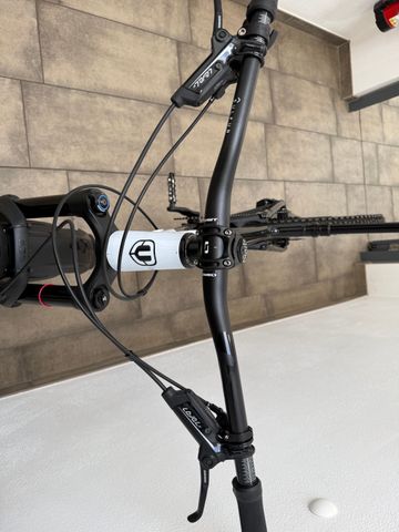 Used Mondraker RAZE 2023 2023 Mountainbike, Black, 29 — image 6 of 6