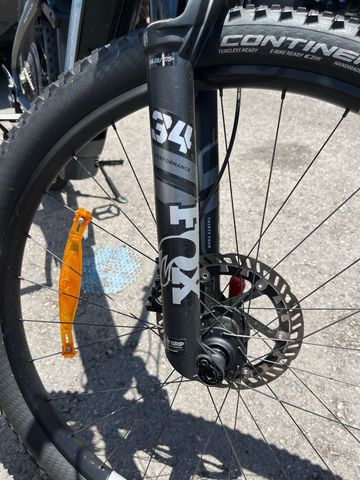 Used Porsche Custom Shimano Deore XT Di2 2023 Mountainbike, Light Gray — image 8 of 8