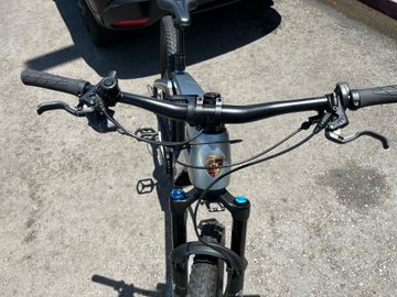Used Porsche Custom Shimano Deore XT Di2 2023 Mountainbike, Light Gray — image 4 of 8