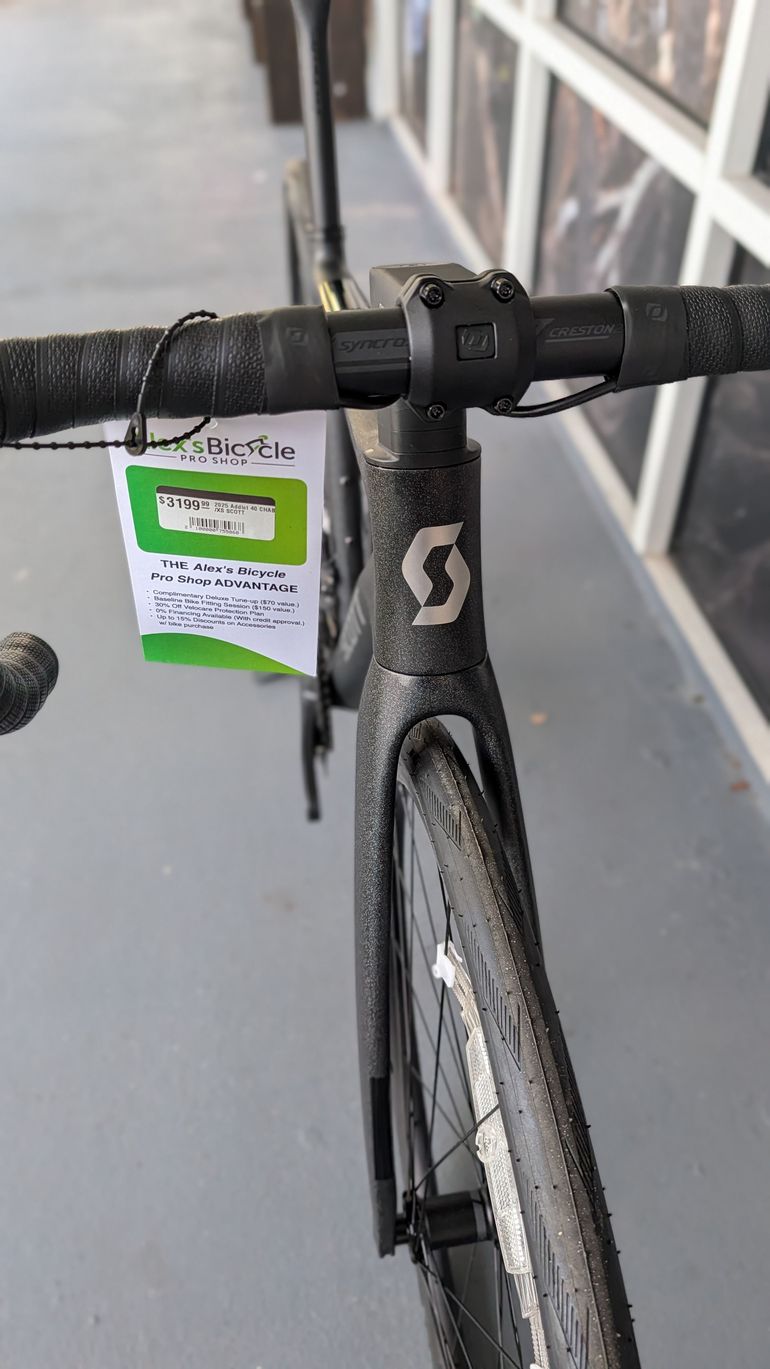 Used Scott Addict 40 2025 2025 Road & Gravel, Black — image 4 of 5