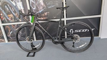 Used Scott Addict 40 2025 2025 Road & Gravel, Black — image 2 of 5