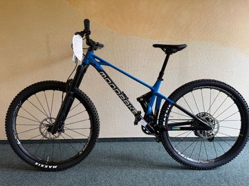 Mondraker RAZE R 2024 2024 MTB usato