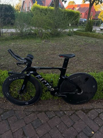 Used Factor Hanzo Shimano Dura Ace Di2 2025 Road & Gravel, Black — image 2 of 11