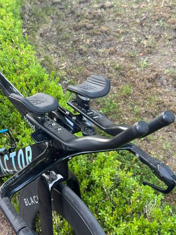 Used Factor Hanzo Shimano Dura Ace Di2 2025 Road & Gravel, Black — image 10 of 11